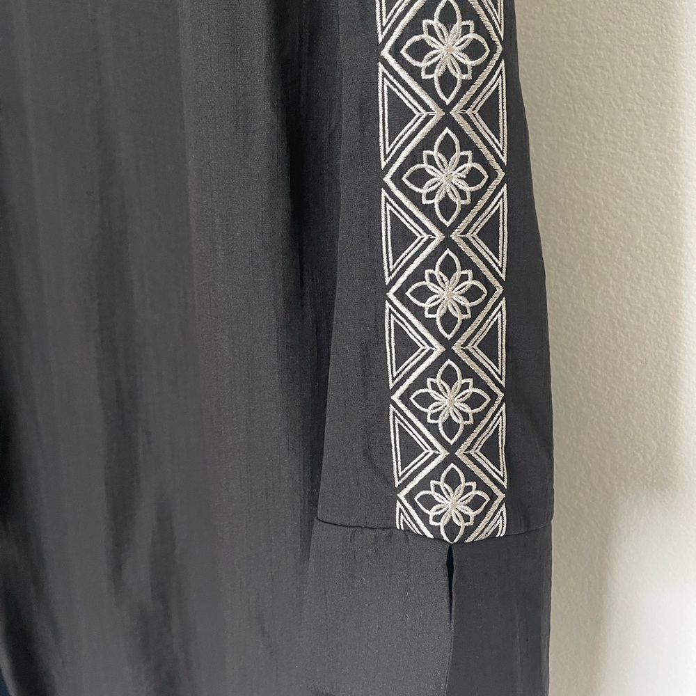 Embroidered Sleeve Abaya (Maxi Cardigan) - Picture 8 of 8